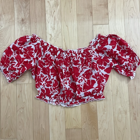 NWT AAKAA Red and White drop sleeve Smocked Crop Blouse Large floral - Picture 7 of 9